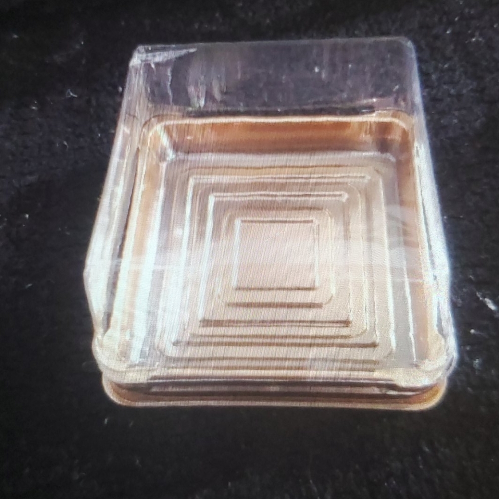 Sold  cake supplies party square candy gold